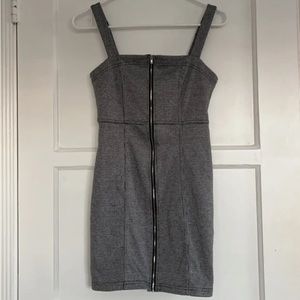 Forever 21 size small, rarely used zip up dress.